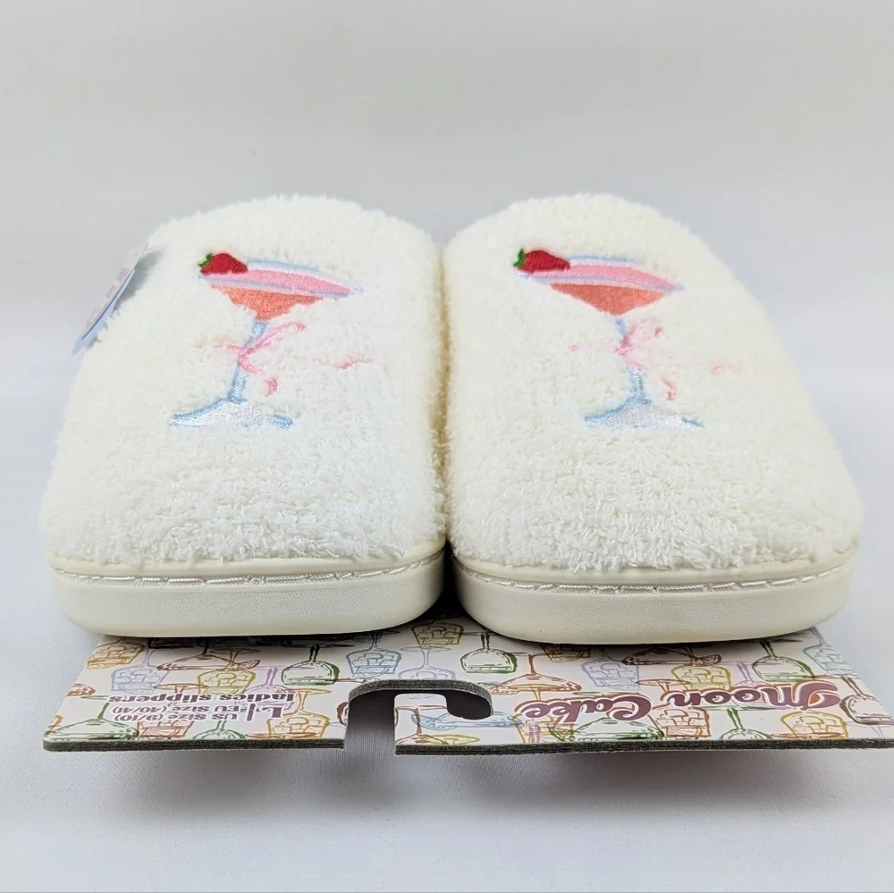 Slipper Strawberry Cosmopolitan Embroider Fleece Memory Foam Slip On L(9/10) NWT - Picture 6 of 14